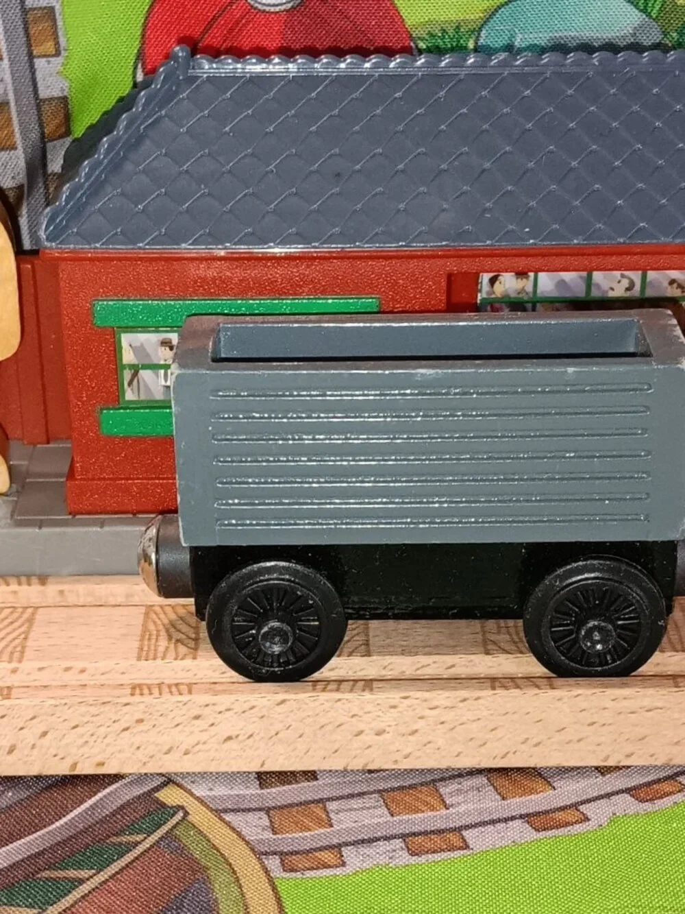 Thomas Wooden Railway Train Engine Track Troublesome Truck